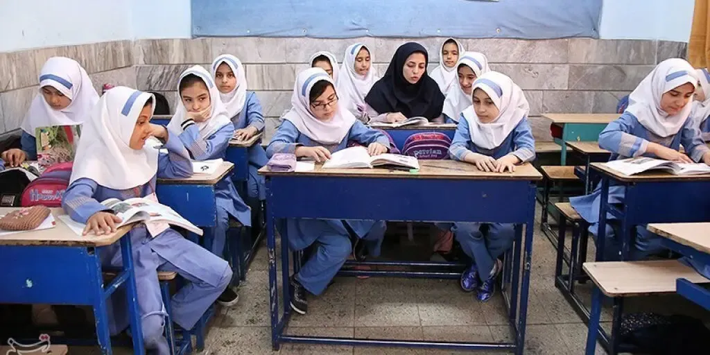 آموزش و پرورش برای فوق العاده ویژه معلمانش دست به کار شد