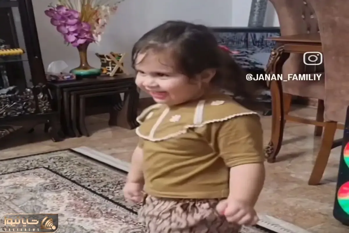 آواز محلی؛ دختربچه تپلی با آهنگ مازنی انقد بامزه ریتم میاد که باباش خنده ی ذوق میکنه