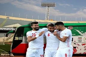 اتوبوس تیم ملی؛ وقتی هزینه لاکچری بودن خرج ساعت قلعه نویی میشه بقیه رو نگاه مارو نگاه