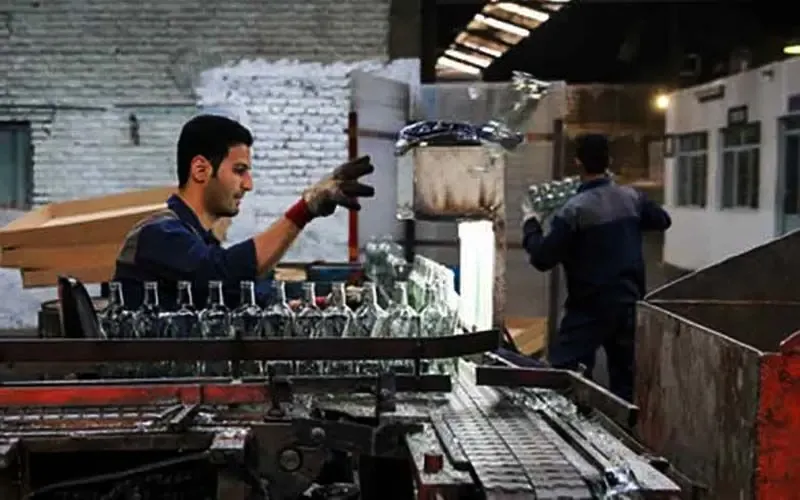 دستمزد دلاری کارگران نصف شد ، حداقل دستمزد چند دلار است؟