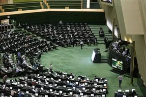رئیس مجلس نسبت به اجرایی نشدن مرحله سوم رتبه‌بندی معلمان تذکر دهد + جزییات