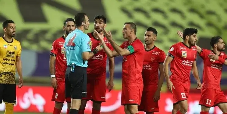 واکنش ۷ کارشناس داوری؛ پرسپولیس متضرر شد یا سپاهان؟