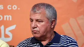 حضور علی پروین در بیمارستان فرهیختگان