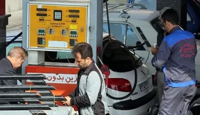 تلاش دولت برای کم کردن سهمیه بنزین خودروها