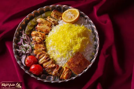 آموزش آشپزی؛ بهترین روش مزه دار کردن مرغ برای کباب
