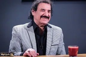 آواز ماندگار؛ عمو جواد چه با ادا و اطوار آهنگ کوچه بازاری تو این شبهای سرد رو میخونه!