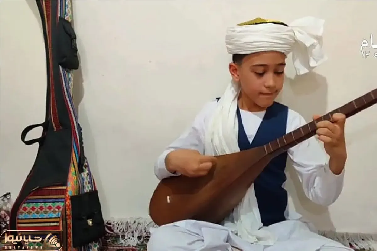 آواز محلی/صدای این پسرو هر کی شنید ماتش برد/چنان با سوز میخونه که اشک چشمات لبریز بشه