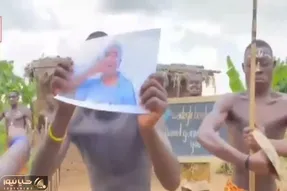 آواز شاد؛ صادق بوقی تو رشت خوند ولی عکسشو تو آفریقا گرفتن دستشون آو آو میخونن سم خالص
