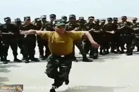 آواز شاد؛ سرباز با رقص آذری توپش پادگانو زیر و رو کرد چه غلغله ای شده دورش صدا دستارو