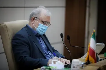 نمکی خواستار اصلاح احکام بازنشستگان وزارت بهداشت شد