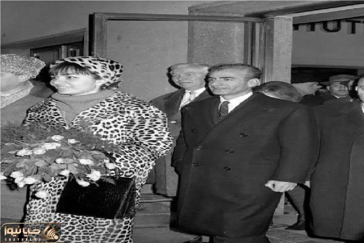 سفر به ایام قدیم 1350؛ فیلم برداری حرفه ای فرح دیبا با پالتو پترن پلنگی جدا نشدنیش