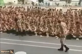 آواز شاد؛ رقص مایکل جکسونی سرباز نظامی تو پادگاه که دوستاش هی براش دست و سوت میزنن