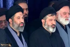 حضور فرزندان رهبر شهید انقلاب بر پیشگاه تابوت پدر