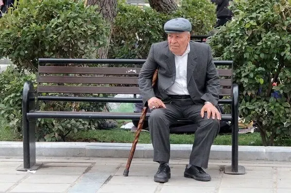چرا همسان‌سازی حقوق بازنشستگان اجرا نمی‌شود؟
