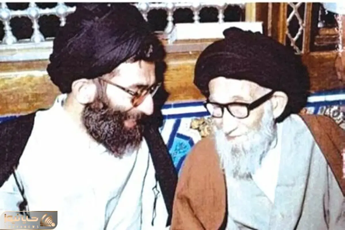 سفر به ایام قدیم سال 1360؛ آیت الله خامنه ای در کنار پدرشان آیت‌ الله جواد خامنه‌ ای
