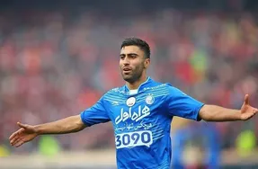 فقط یک امضا تا رسمی شدن اولین خرید استقلال!