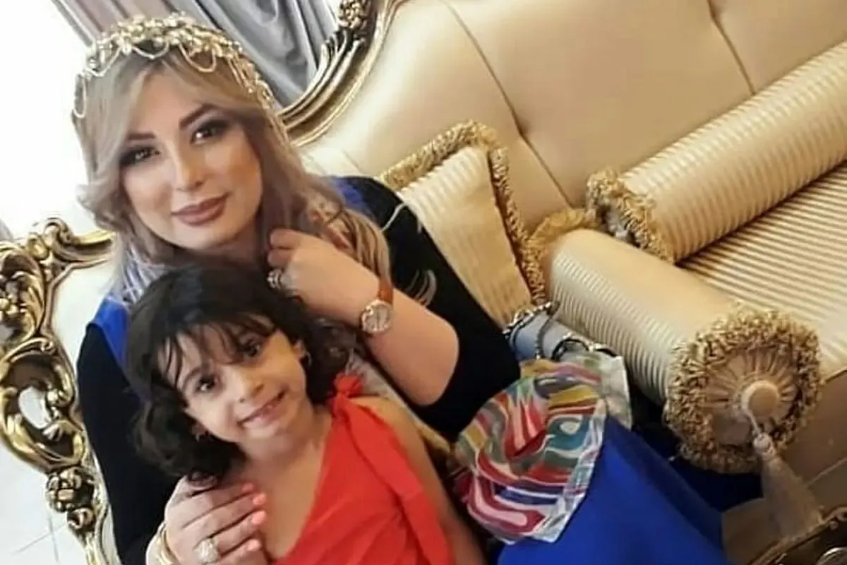 عکس لو رفته نیوشا ضیغمی و ماشین میلیاردی اش
