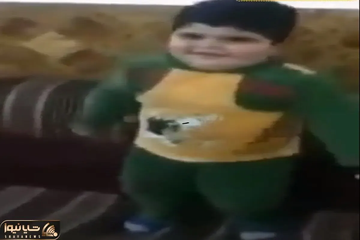 آواز شاد؛ پسربچه گامبالو با دستش چربیای شکمشو گرفته ژله وار میرقصه راحت 5 کیلو کم کرد