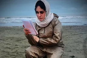 الناز شاکردوست با لباس کارگری در حال کار و کوشش! + عکس