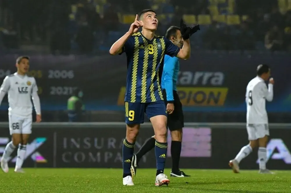 سرانجام تکلیف مهاجم ازبکستانی پرسپولیس مشخص شد!
