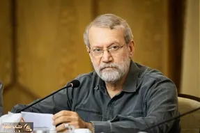 جواب سربالای لاریجانی به سوال خبرنگار آمریکایی‌ در مورد یکی از مراکز هسته ای