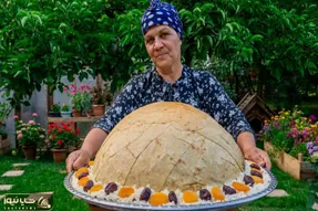 غذای روستای ؛ شاه پلو با مرغ طعام لذیذی که تو ییلاق های آذربایجان ملوکانه پخت میشه
