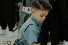 آواز شاد؛ کل وجود این پسر 2 اینچ نیست چه قشنگ با دستمال کردی میرقصه جوجه ماشینی