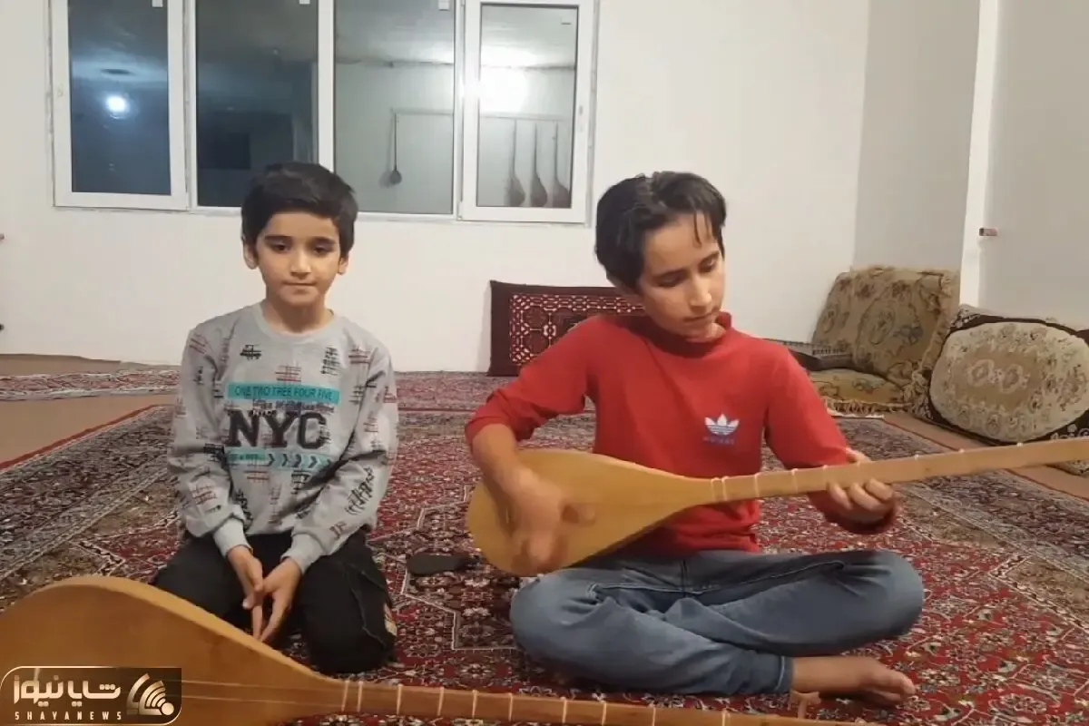 آواز محلی؛ دو پسر بچه چنان با سوز آهنگ لری میخونن که چهار ستون بدنت میلرزه باریکلا