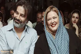 سکانس خندان/قاسمخانی با زن سابقش بهاره روبه رو میشه/مجبوره خودشو و دوستاشو تحمل کنه