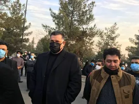 حضور علی دایی در مراسم خاکسپاری علی انصاریان