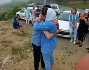 (ویدیو) خواستگاری جالب از خانم در جاده چالوس