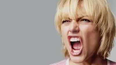 چرا دخترها فحش می‌دهند؟