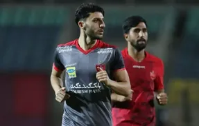 شوک به سرخ‌پوشان پیش از دیدار با استقلال؛ دست مهاجم پرسپولیس شکست