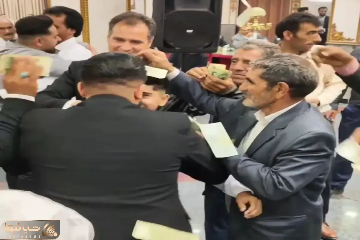 آواز محلی؛ داداش دوماد انقد قشنگ آذری رقصید کل فامیل خودشون و عروس شاباش بارونش کردن