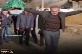 آواز جگرسوز؛ میگن درد جوون از دست دادن سخته پدر جلو تابوت پسرش جا عروسیش میرقصه یاخدا