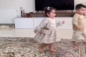 آواز شاد؛ دوقلوها با آهنگ عرفان طهماسبی خونه رو گذاشتن رو سرشون انگار بمب ترکیده