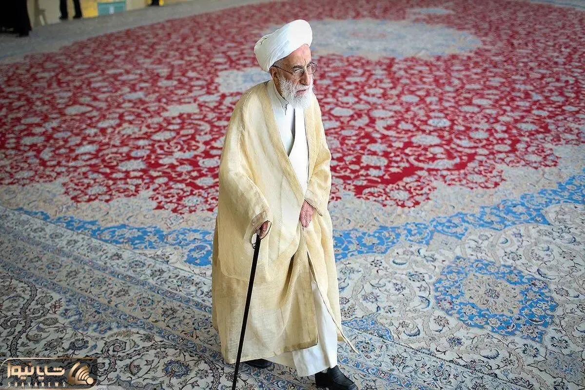 تصویری جدید از آیت الله جنتی در یکصد سالگی