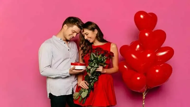 تو جواب ابراز عشق و علاقه چی بگیم؟