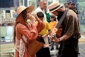مطربی خیابانی؛ دختر ساده پوش شمالی چه ملکوتی داره ساز زدنش