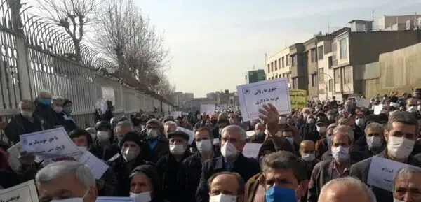 همسان سازی حقوق و تجمع بازنشستگان مقابل تامین اجتماعی