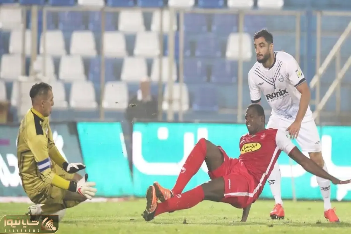 چرا بازی پرسپولیس - ملوان با تاخیر آغاز شد؟!