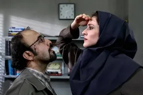 (ویدیو) ماجری سیلی سنگین ویشکا آسایش به رضا عطاران