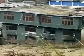 معماری طبیعت؛ سیل خونه ها رو جوری کول کرد برد که انگار از اول اصلا وجود نداشتن