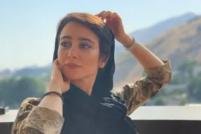 عکس الناز حبیبی در آغوش همسر سابقش وسط دریا!
