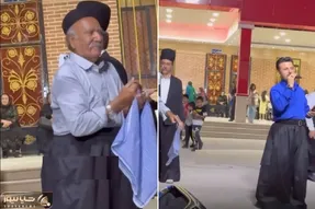آواز مسروری؛ پیرمرد سرخوش با شلوار لری با آهنگ تخت شاهی چه دلی شاد می‌کنه فیلمبردارو