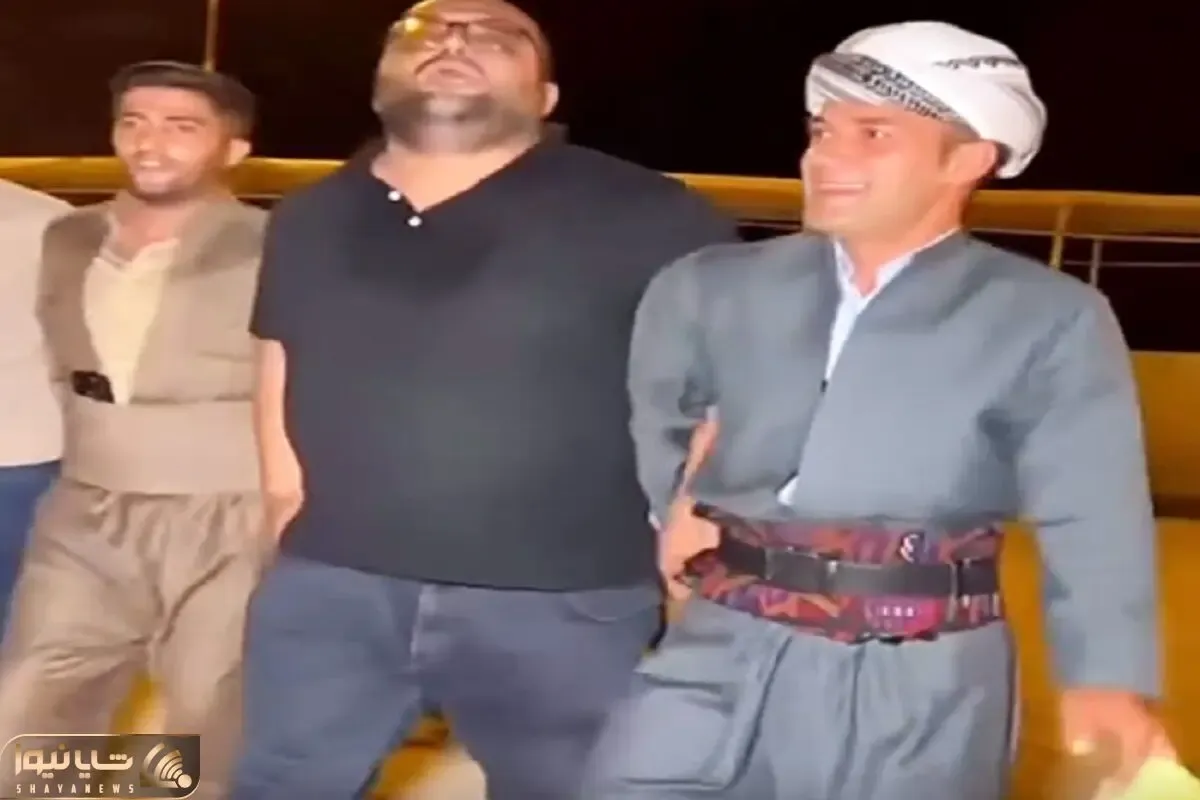 آواز شاد؛ مردا گروهی میرقصیدن سر چوبی اومد یه تنه از اونا بهتر رقصید ارتش تک نفره اس