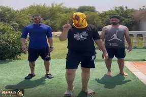آواز شاد؛ پسرا زدن به در بیخیالی رقص زامبی آموزش میدن روده بر میشی