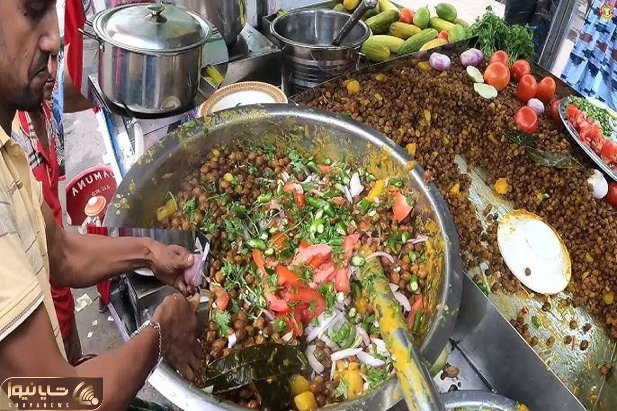 غذای خیابانی؛ جغول بغول معوف بنگلادش که تو حجم بالا و به شکل جذابی سرو میشه