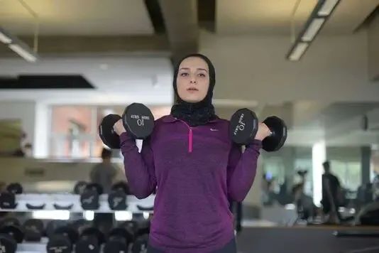 با بدن‌سازی چقدر در یک ماه عضله‌ می‌سازید؟