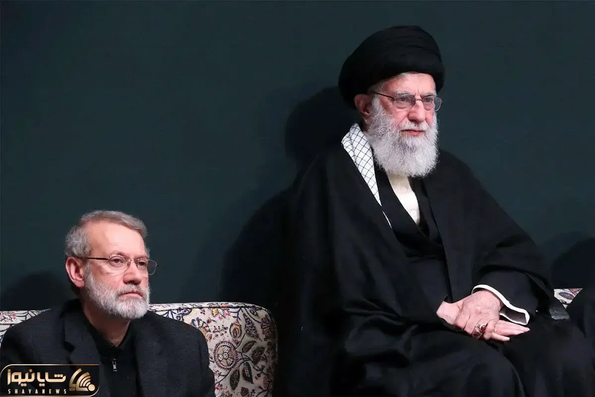 تصویری منتشر نشده از آیت الله سیدعلی خامنه‌ای در صداوسیما به‌ همراه علی لاریجانی